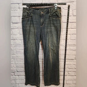 Eddie Bauer slightly curvy wide leg jeans with decorated back pockets Size 12